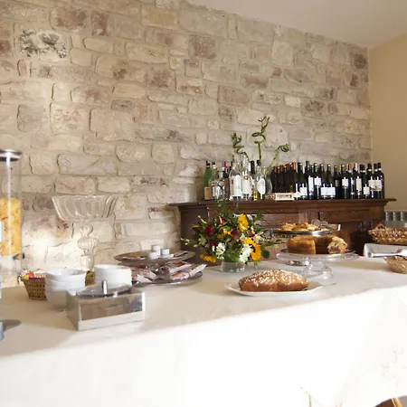 Отель Poggio Fiorito Ассизи